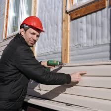 Best Siding Removal and Disposal  in Bondurant, IA